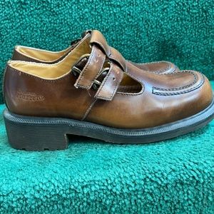 Dr. Martens’ airwair tan/brown shoes